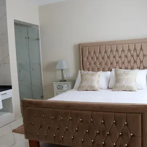 100-boutique-living.hotelssaintjulians.com/